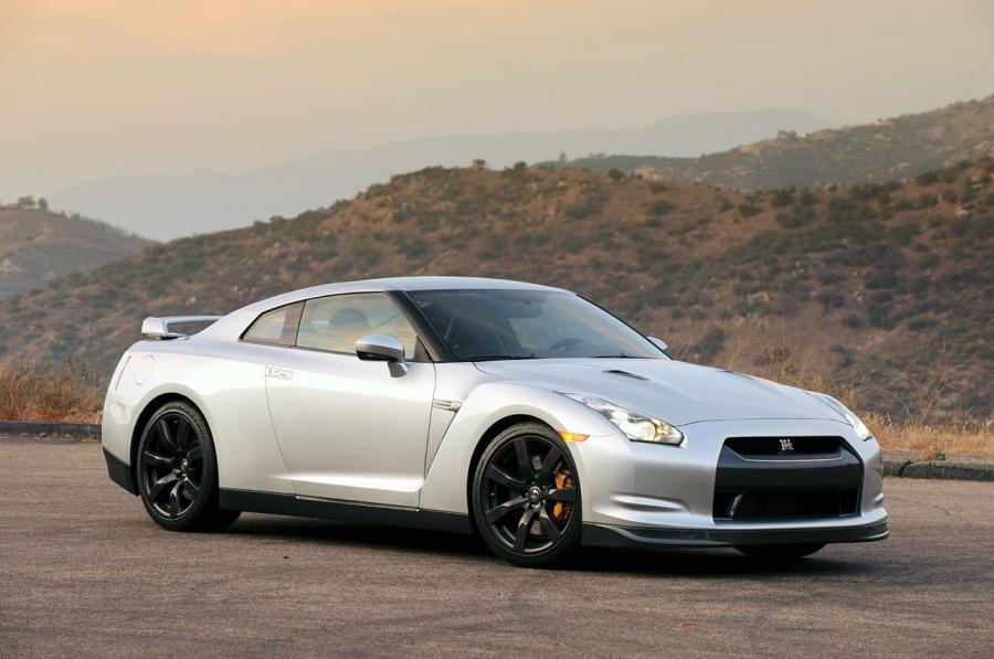  Nissan GT-R 2010 года  (фото 1 из 44)